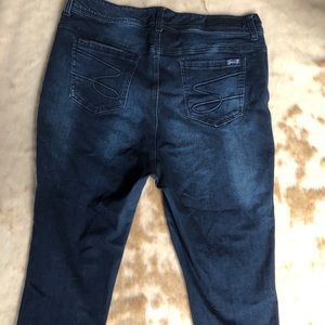 Seven High Rise  Ankle leggings with fray bottom